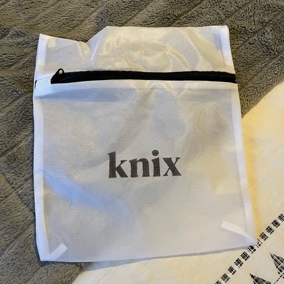 Knix LuxLift Tank, black - Picture 4 of 4